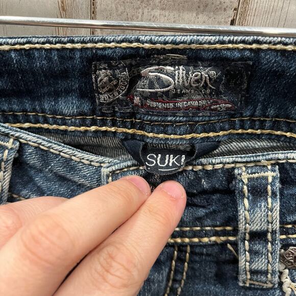 Silver Suki Low Rise Cropped Jeans Stitched Distressed Womens Size 26 - Picture 2 of 10